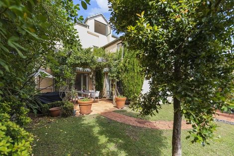 Photo of property in 2/47 Rangitoto Terrace, Milford, Auckland, 0620