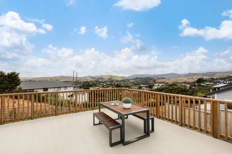 Photo of property in 20 Madeira Close, Whitby, Porirua, 5024