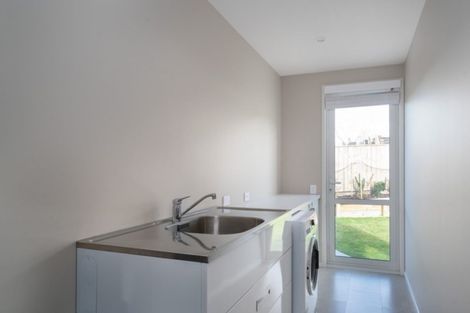 Photo of property in 3b Isobel Street, Acacia Bay, Taupo, 3330