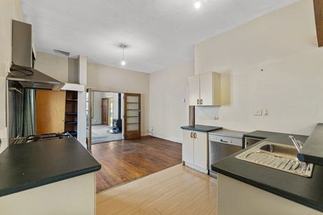 Photo of property in 19 West Avenue, Saint Clair, Dunedin, 9012