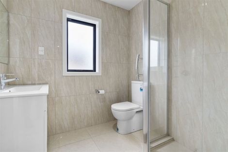 Photo of property in 6 Kirikiri Drive, Papakura, 2110