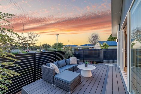 Photo of property in 8a Wychwood Crescent, Bishopdale, Christchurch, 8053