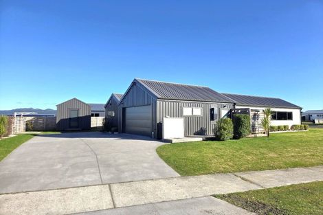 Photo of property in 2 Motutere Drive, Matarangi, 3592