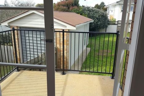 Photo of property in 48 Lynmore Drive, Hillpark, Auckland, 2102