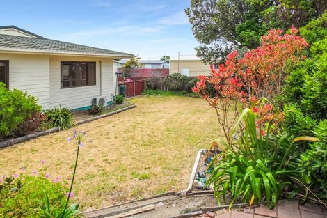 Photo of property in 8b Andresen Street, Foxton Beach, Foxton, 4815