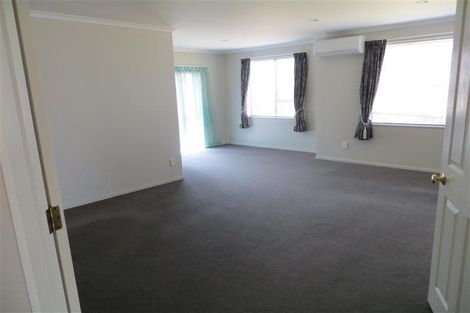 Photo of property in 28 Coventry Way, Long Bay, Auckland, 0630