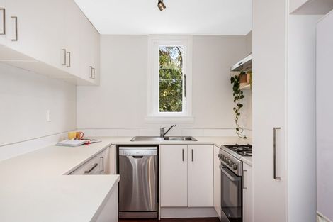 Photo of property in 29c North Terrace, Kelburn, Wellington, 6012