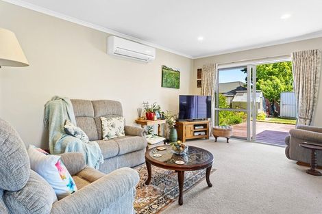 Photo of property in 21 Bideford Place, Dallington, Christchurch, 8061