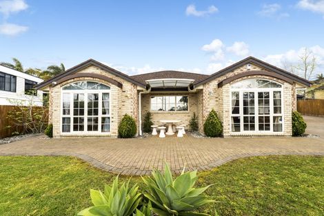 Photo of property in 14 Pittville Place, Henderson, Auckland, 0612