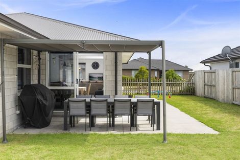 Photo of property in 15 Batty Street, Papamoa Beach, Papamoa, 3118