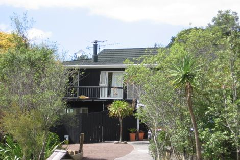 Photo of property in 11 Oruamo Place, Beach Haven, Auckland, 0626