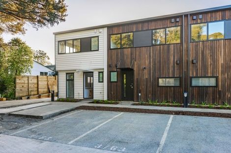 Photo of property in 1/63 Hillcrest Avenue, Hillcrest, Auckland, 0627