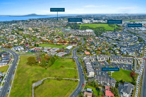 Photo of property in 14a/71 Spencer Road, Oteha, Auckland, 0632