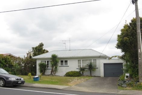 Photo of property in 1056 Whangaparaoa Road, Tindalls Beach, Whangaparaoa, 0930