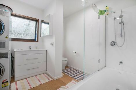 Photo of property in 2/18 Blockhouse Bay Road, Avondale, Auckland, 1026