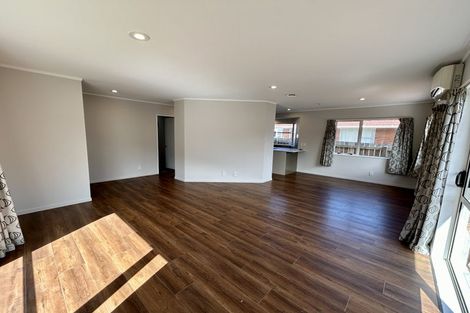 Photo of property in 2/48 Seabrook Avenue, New Lynn, Auckland, 0600