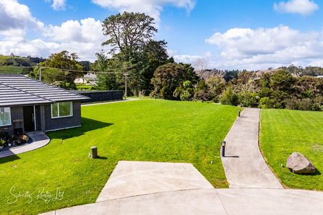 Photo of property in 11 Manaaki Circle, Paparoa, 0571
