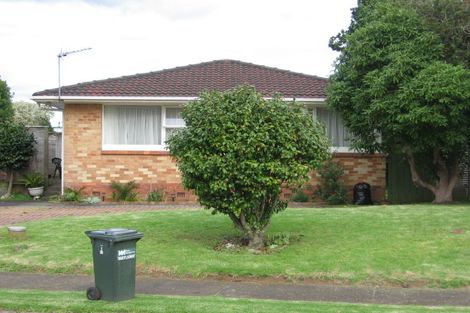 Photo of property in 2/23 Grande Vue Road, Papatoetoe, Auckland, 2025