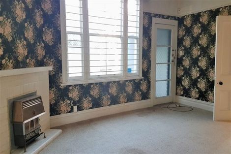 Photo of property in 6 Bloomfield Place, Epsom, Auckland, 1023