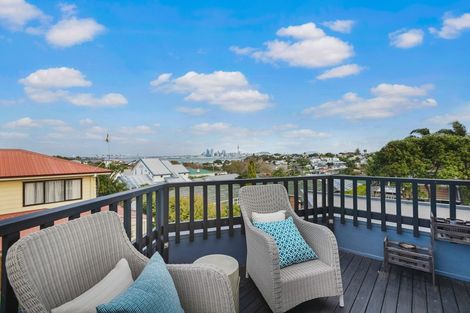 Photo of property in 5a Bruce Street, Northcote Point, Auckland, 0627