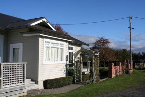 Photo of property in 183 Cowper Road, Dannevirke, 4976