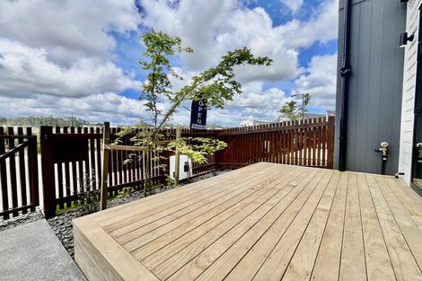 Photo of property in 9 Resnik Crescent, Kumeu, 0810