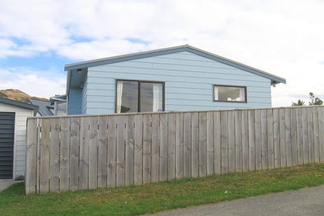 Photo of property in 53 Frobisher Street, Island Bay, Wellington, 6023