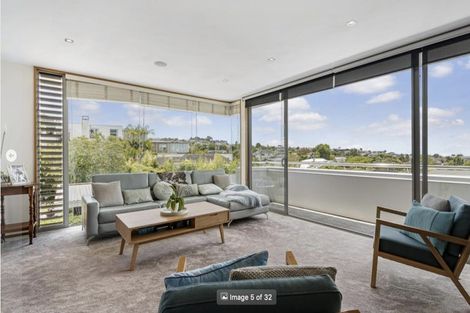 Photo of property in 2/55 Parr Terrace, Castor Bay, Auckland, 0620