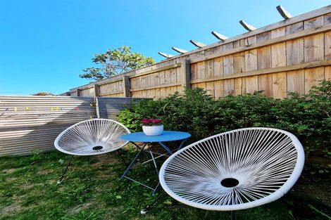 Photo of property in 9/20 Trent Street, Island Bay, Wellington, 6023