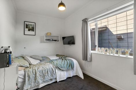 Photo of property in 56 Bowhill Road, New Brighton, Christchurch, 8083