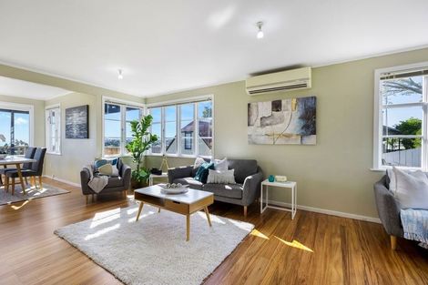 Photo of property in 52 Brightside Road, Stanmore Bay, Whangaparaoa, 0932