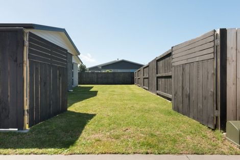 Photo of property in 5 Coutts Street, Papamoa Beach, Papamoa, 3118