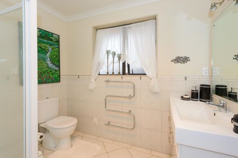 Photo of property in 12 Tennyson Avenue, Kelvin Grove, Palmerston North, 4414