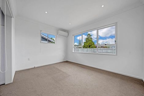 Photo of property in 54 Edgewater Drive, Pakuranga, Auckland, 2010