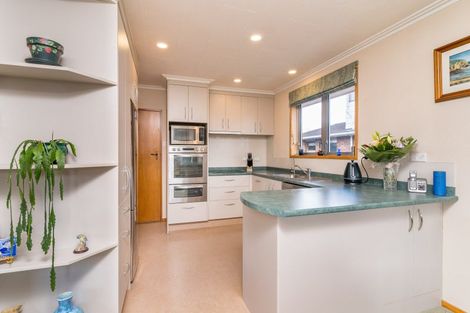 Photo of property in 43 Severn Street, Green Island, Dunedin, 9018