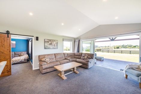 Photo of property in 467 Lees Road, Feilding, 4775
