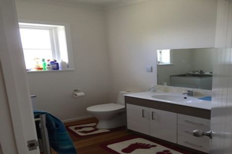 Photo of property in 3155 Great North Road, New Lynn, Auckland, 0600