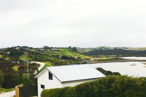 Photo of property in 3 Bush Point Road, Cable Bay, 0420