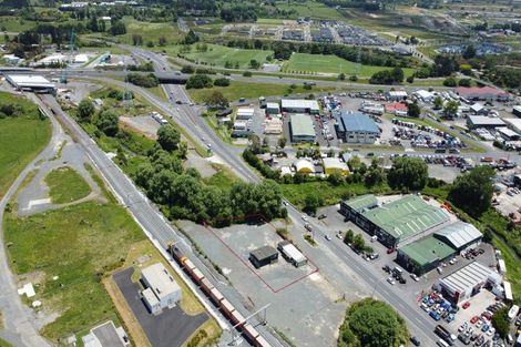 Photo of property in 280 Great South Road, Papakura, 2110