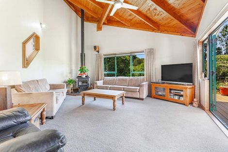 Photo of property in 214 Shaw Road, Oratia, Auckland, 0604