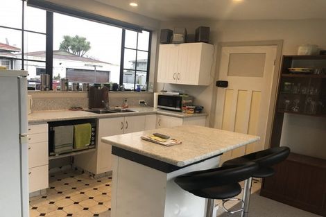 Photo of property in 374 Tay Street, Turnbull Thomson Park, Invercargill, 9810