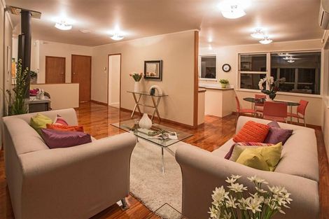 Photo of property in 115 Gossamer Drive, Pakuranga Heights, Auckland, 2010