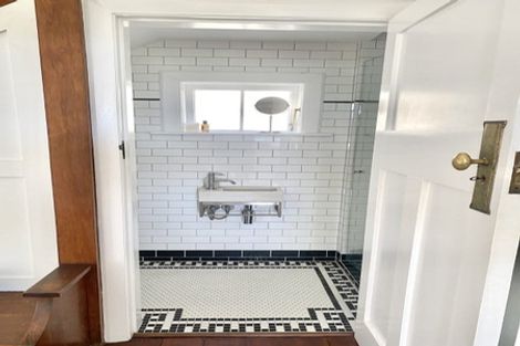 Photo of property in 46a The Crescent, Roseneath, Wellington, 6011