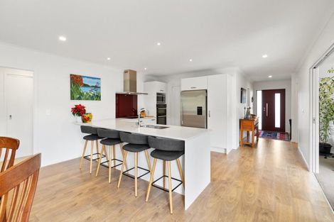 Photo of property in 18 Applemoors Way, Riverhead, 0820