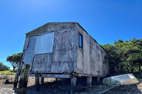 Photo of property in 1 Onepoto Road, Titahi Bay, Porirua, 5022