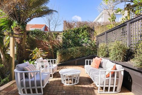 Photo of property in 76 Khandallah Road, Ngaio, Wellington, 6035
