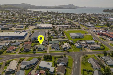 Photo of property in 11 Cholmondeley Crescent, Whitianga, 3510