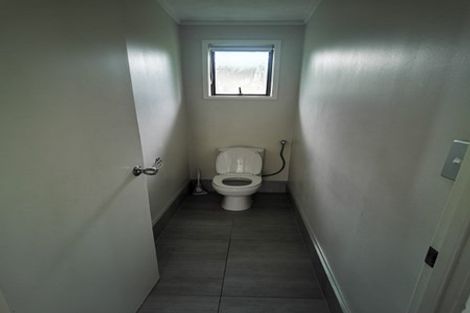 Photo of property in 35 Nile Road, Kelston, Auckland, 0602