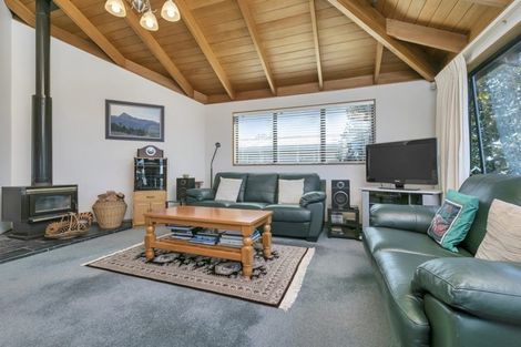 Photo of property in 1/70 Ocean View Road, Northcote, Auckland, 0627