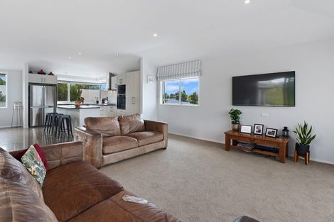 Photo of property in 13a Marina Road, Torbay, Auckland, 0630